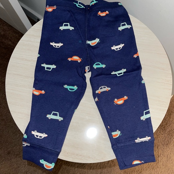 CARTERS 
Baby Three Piece Boys 9M Set NWT
 Two Onsies and Pants - Picture 4 of 4